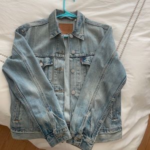 Levi Trucker Jacket